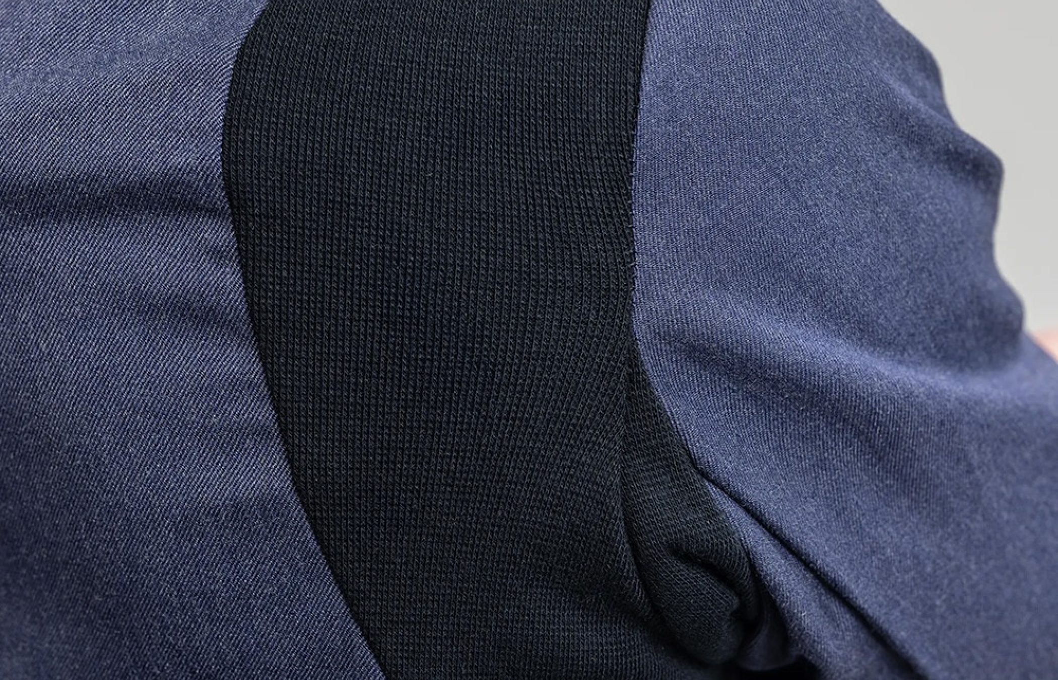 JACKET: ActiveCool Venting™ Underarm System w/ 5x More Airflow to Aid Cooling and 3x More Stretch to Improve Mobility
