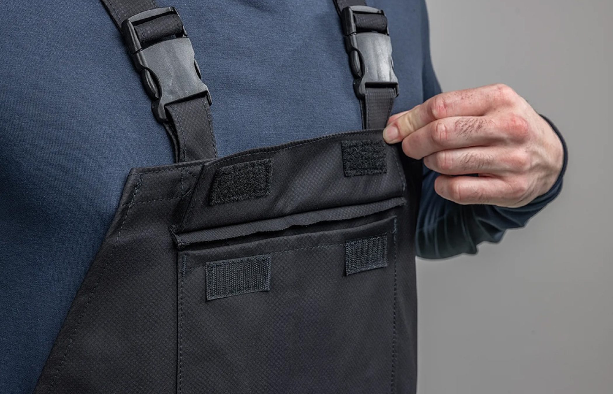 Bib: Front Bib Pocket w/ Snap Fly Closure