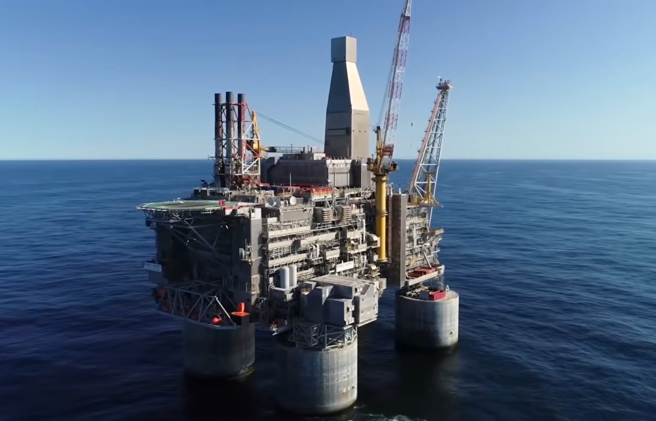 Offshore Oil and Gas Flash Fire and Extreme Heat Protection