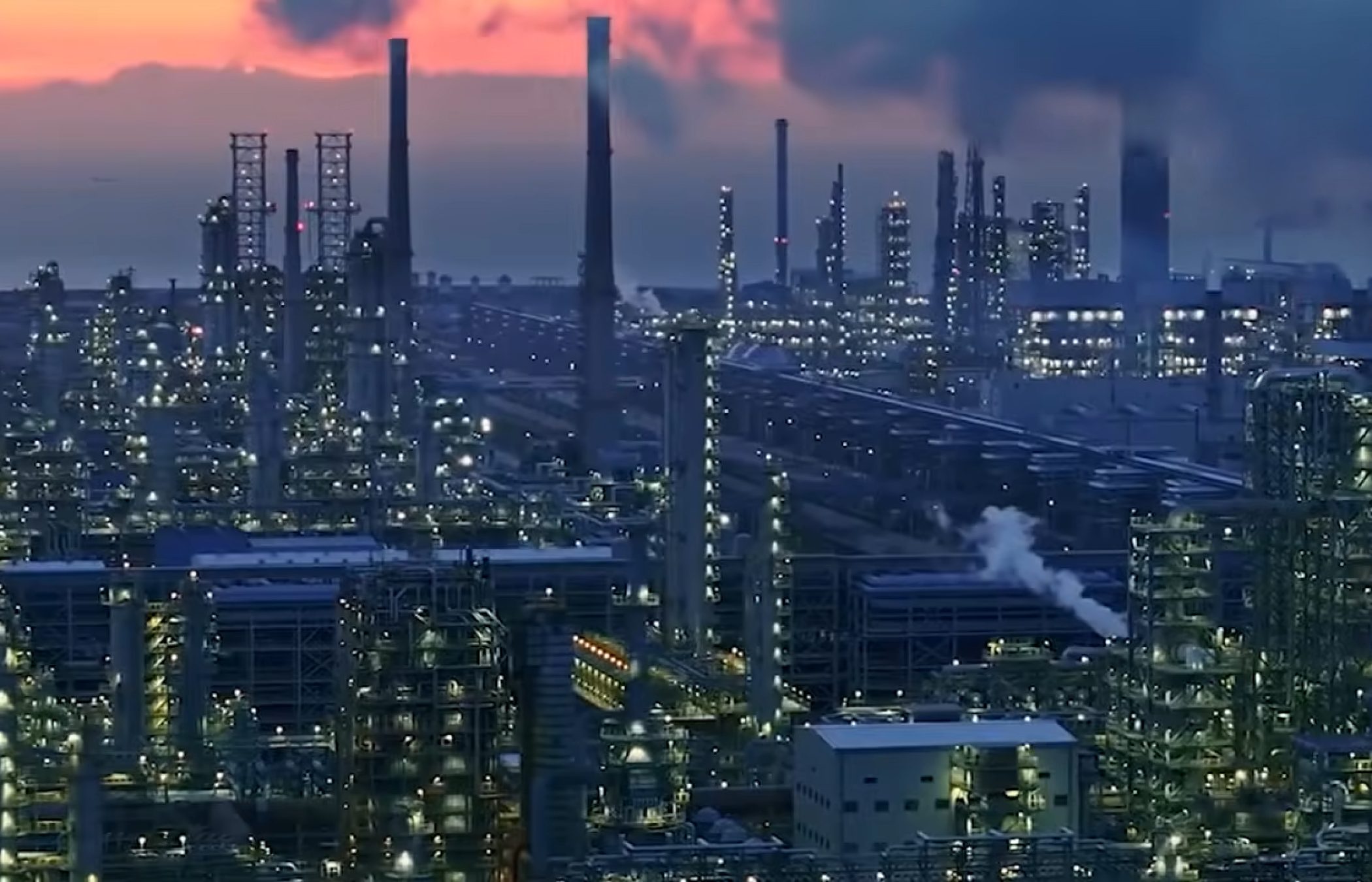 Oil Refining and Gas Industry Arc Flash, Flash Fire and Extreme Heat Protection