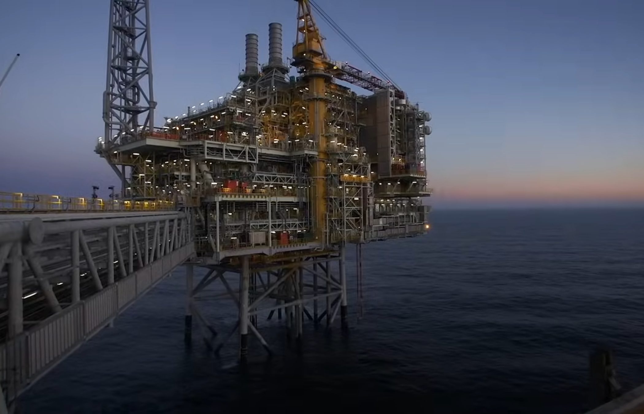 Oil and Gas Arc Flash, Flash Fire and Extreme Heat Protection